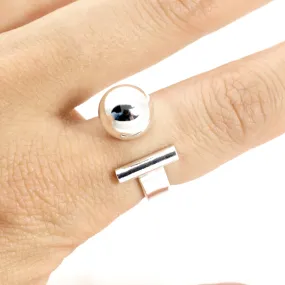 Ball and bar Ring - Silver