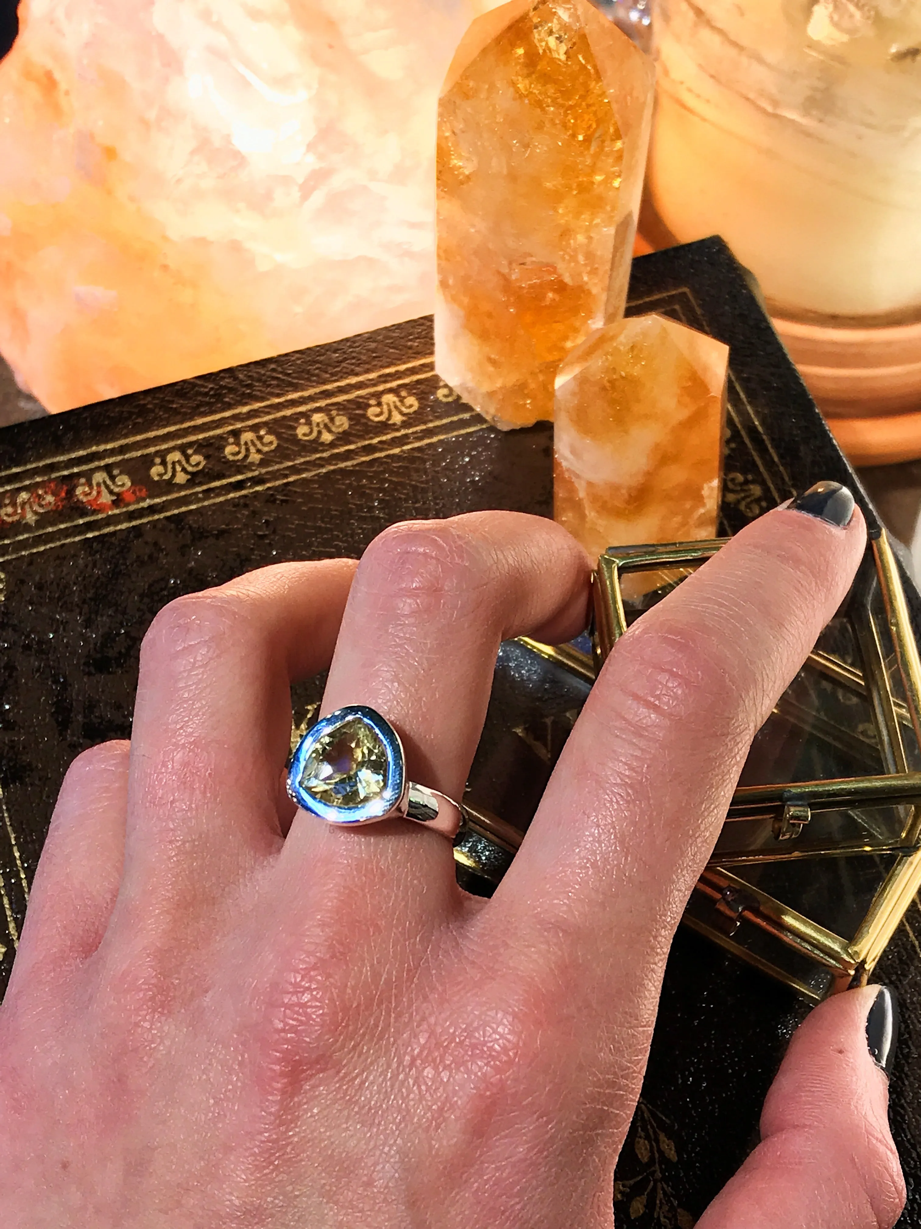 Citrine Ari Ring Triangle (US 7.5)