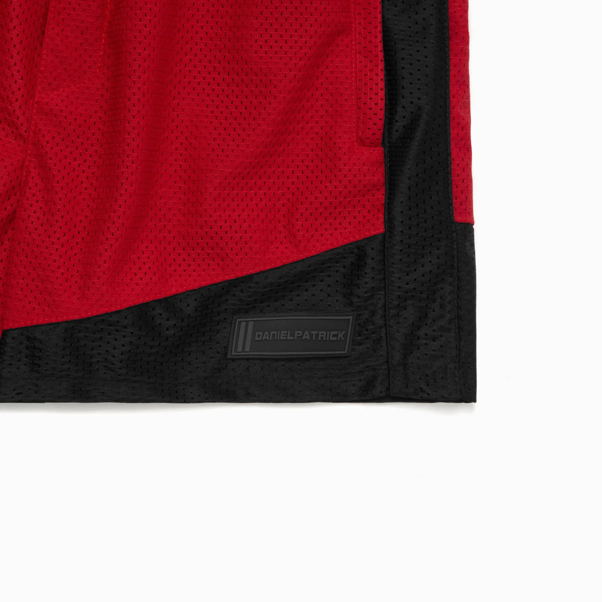 icon mesh gym short / red   black